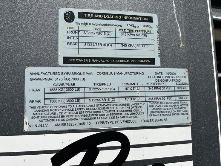 corn-pro-livestock-trailer-image-4