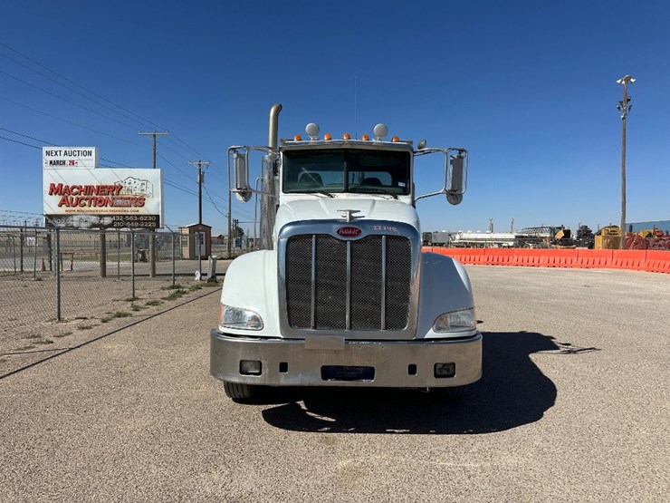 2012-peterbilt-386-image-2