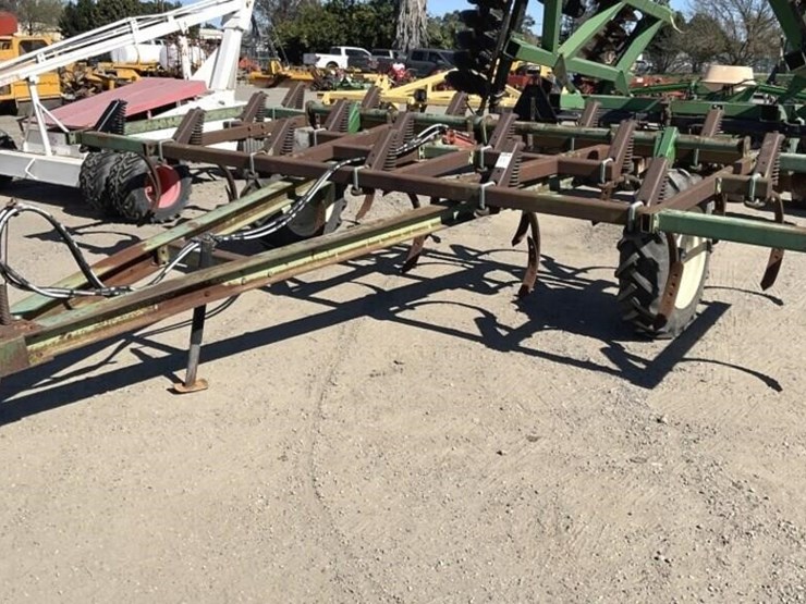 john-deere-1610-image-1