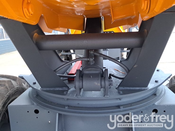 benford-6-ton-swivel-skip-dumper,-roll-bar-image-19