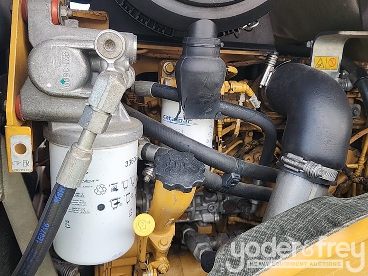 2011-caterpillar-cp74-image-24