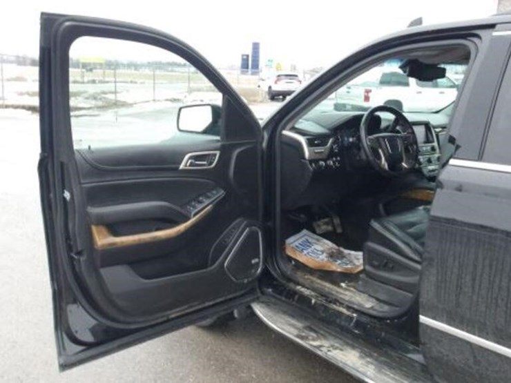 2016-gmc-yukon-denali-image-11