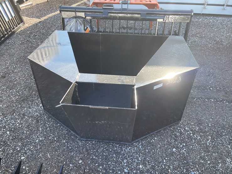 #3028-•-skid-steer-concrete-bucket-image-5