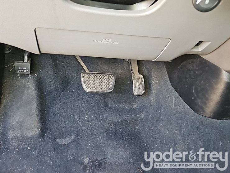 2013-toyota-tundra-image-26