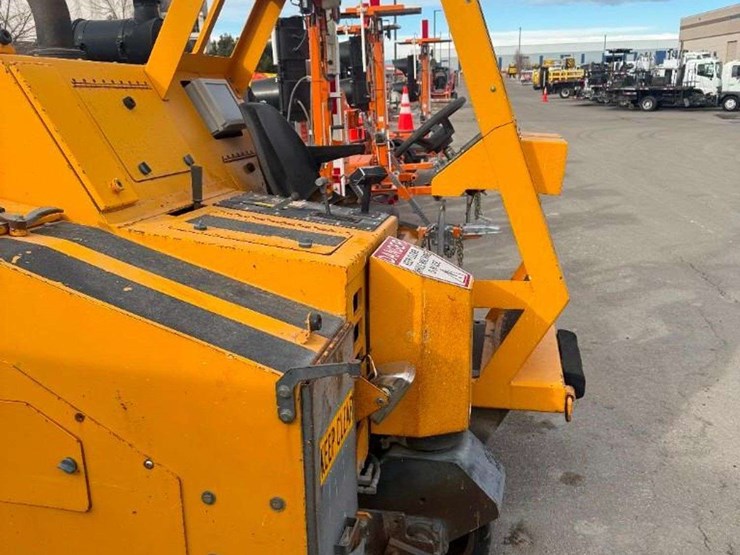 dickson-ind.-4080-sx-turbo-blast-asphalt-surface-prep-machine-image-2