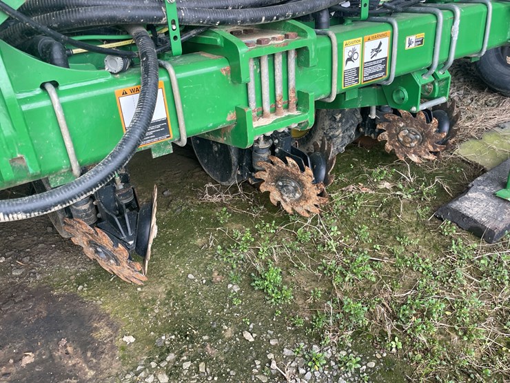 john-deere-1725-image-26