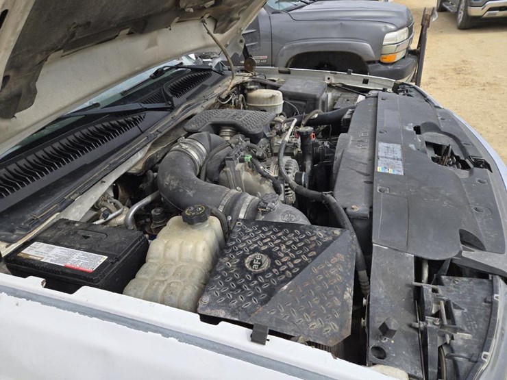 2006-chevrolet-k3500-image-19