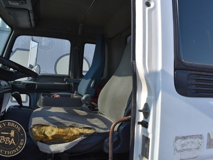 2002-chevrolet-wt5500-43182-image-19