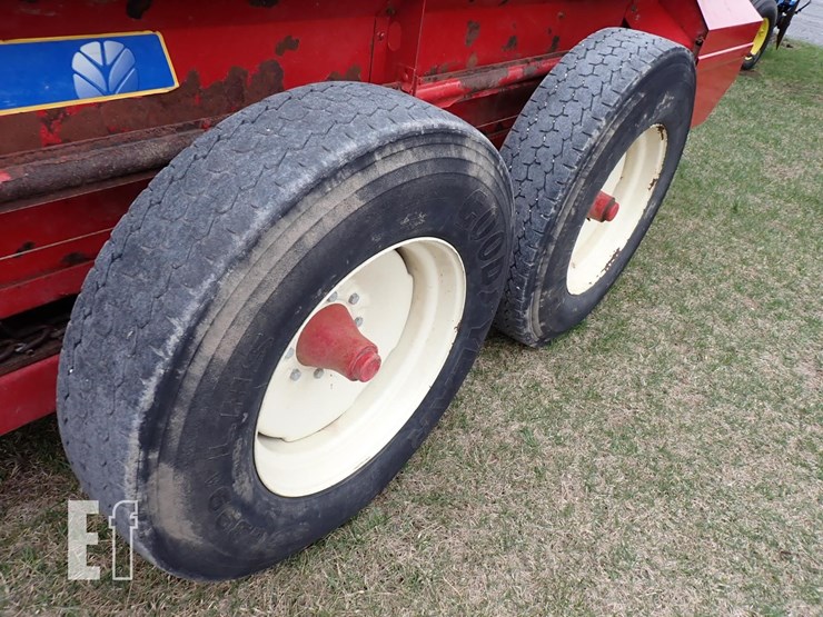 2018-new-holland-185-image-6