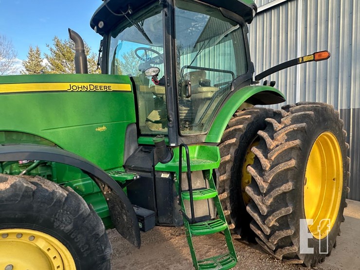 john-deere-8260r-image-8