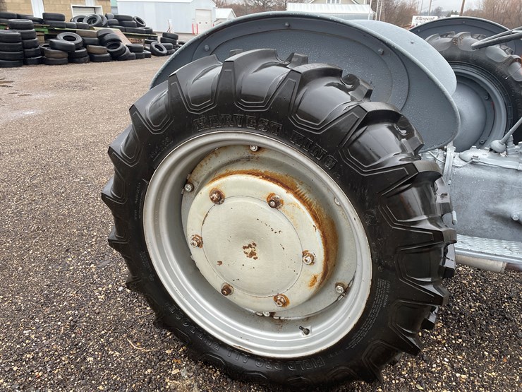 2019-ford-9n-image-17