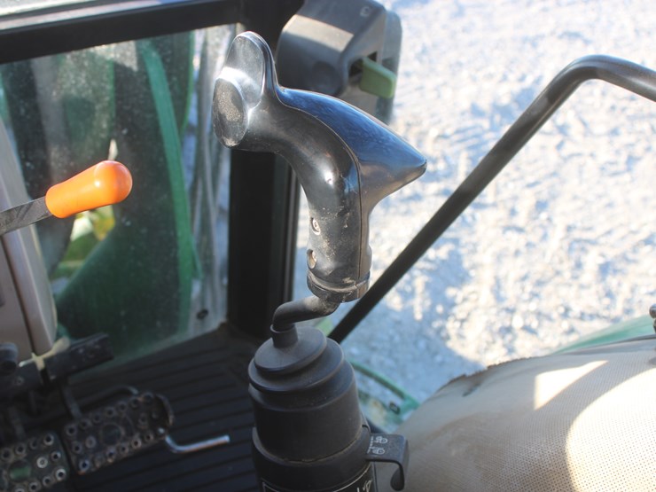 2011-john-deere-6115d-image-56