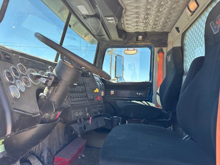 2020-western-star-4900-image-12