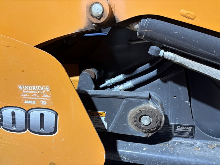 2012-case-sv300-image-42