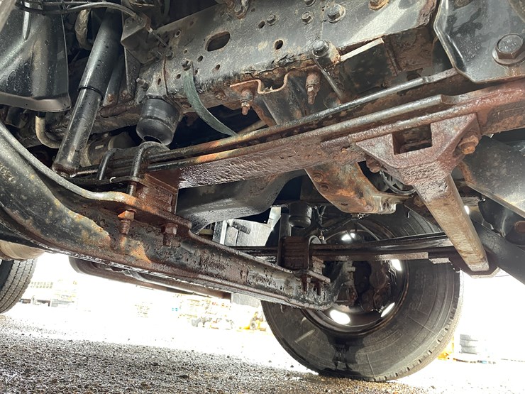 #2015-•-2009-chevy-c7500-single-axle-dump-truck-(has-wi-title)-image-17