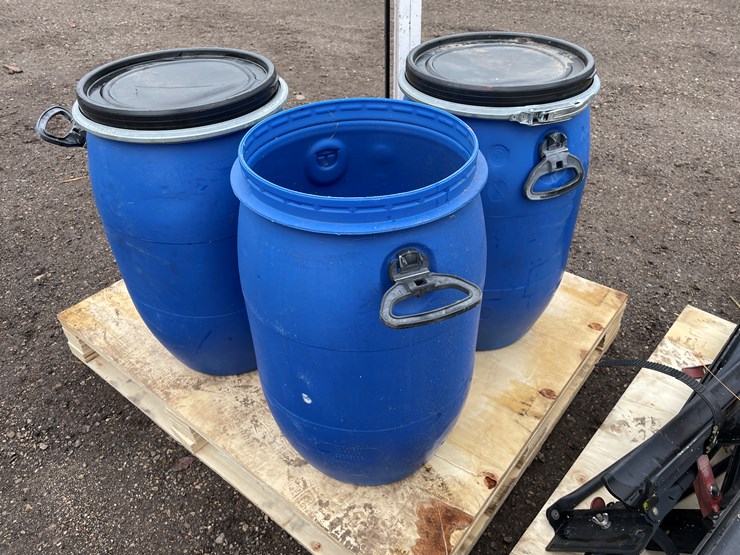 #3055-•-(3)-poly-barrels-image-1