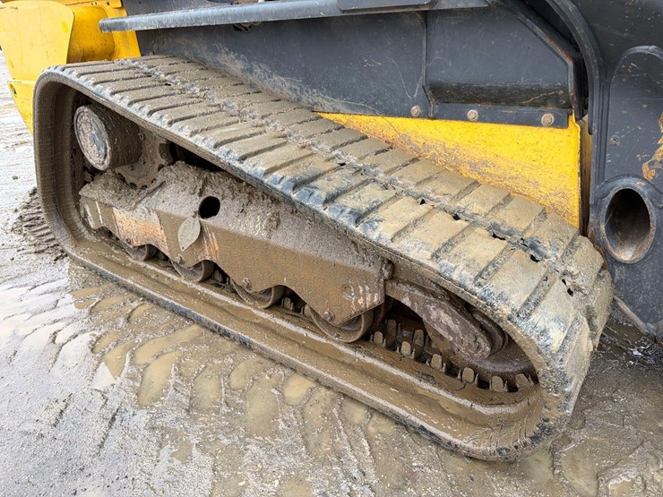 2019-new-holland-c237-image-13