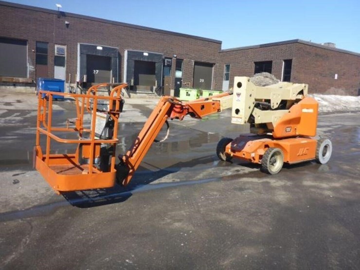 2008-jlg-e400ajpn-image-1