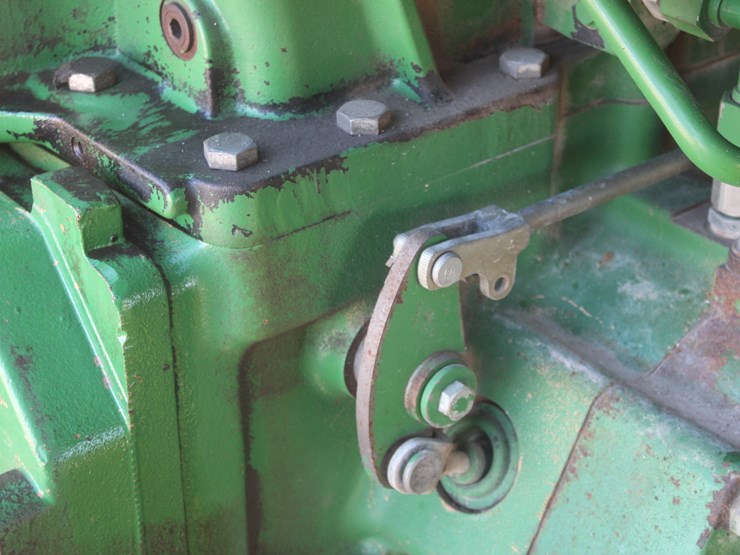 2011-john-deere-6115d-image-35