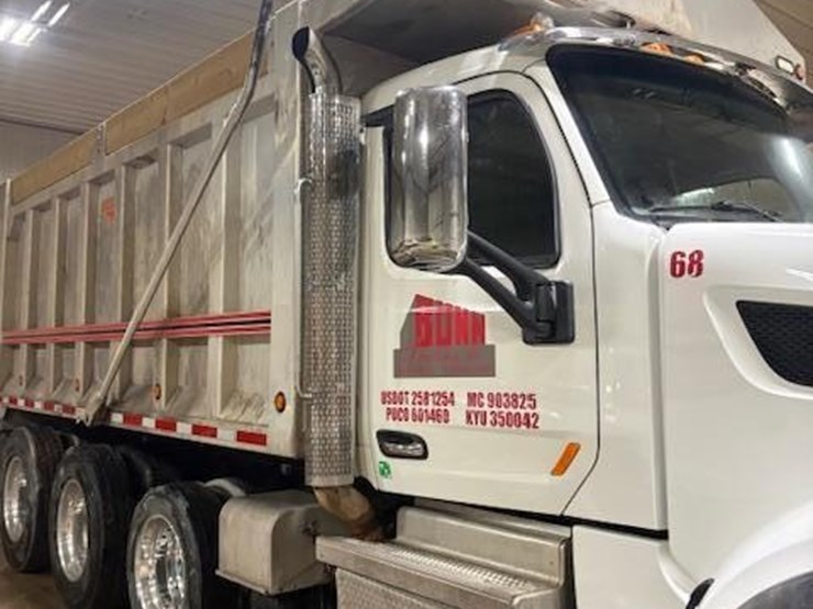 2018-peterbilt-567-image-3