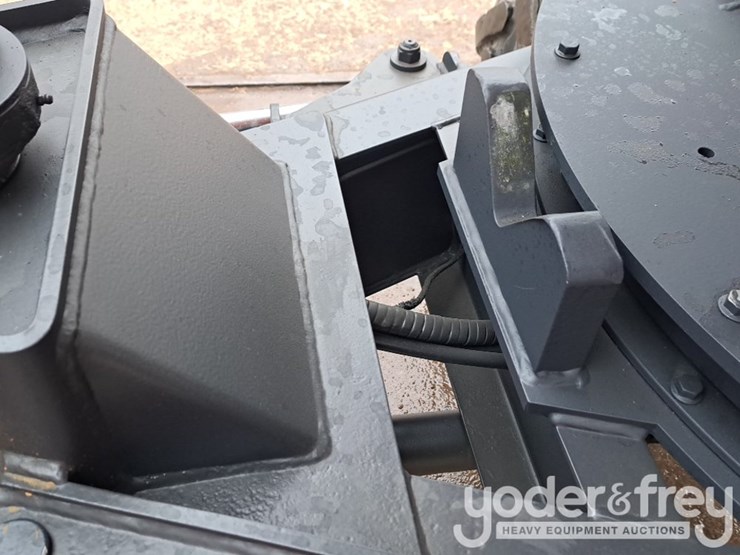 benford-6-ton-swivel-skip-dumper,-roll-bar-image-20