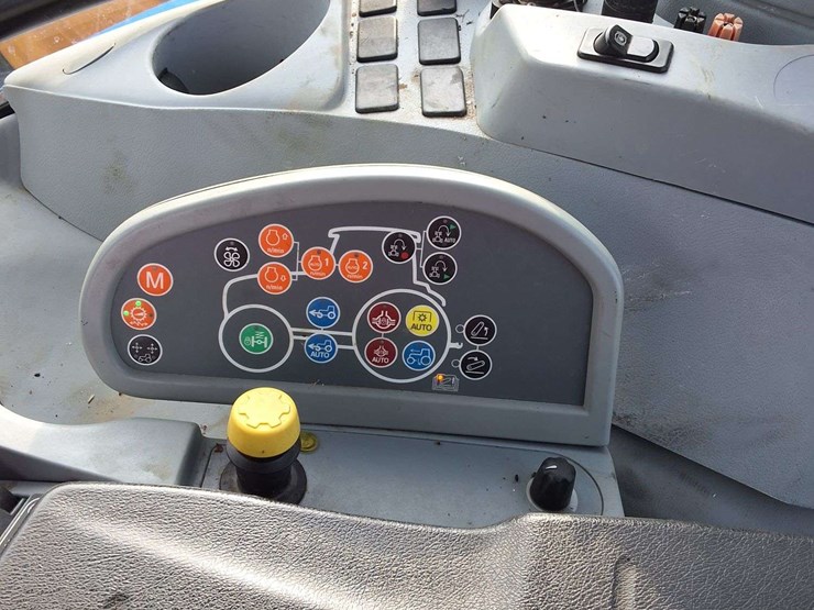 2010-new-holland-t7050-image-23