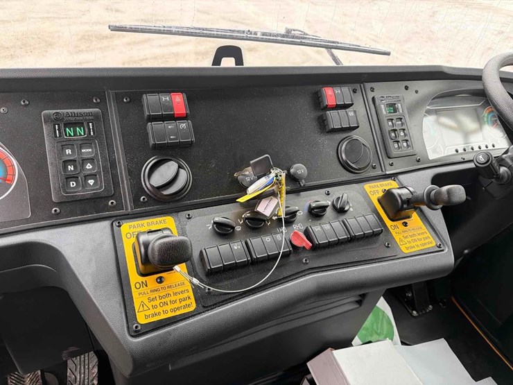 2025-dennis-eagle-proview-image-25