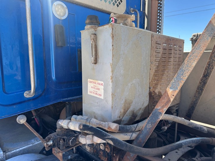 2020-western-star-4900-image-9