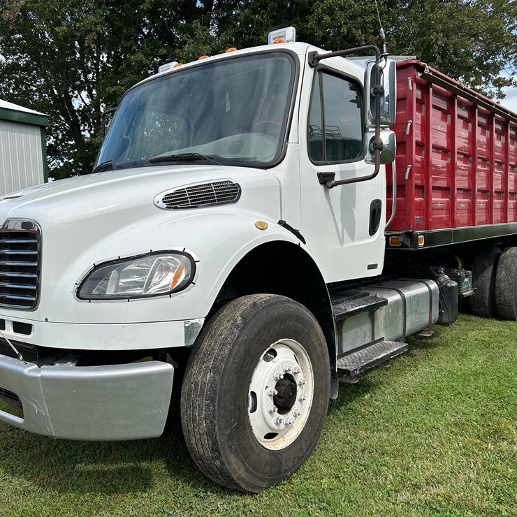 2012 Freightliner / Knapheide 20’ bed