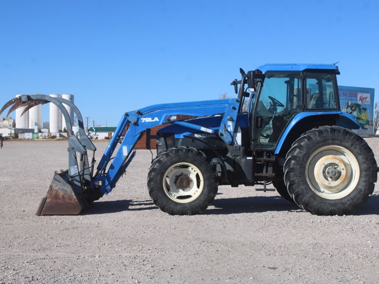 new-holland-tm125-image-3