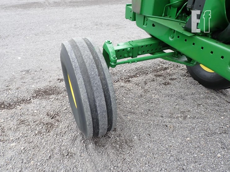 john-deere-4240-image-13