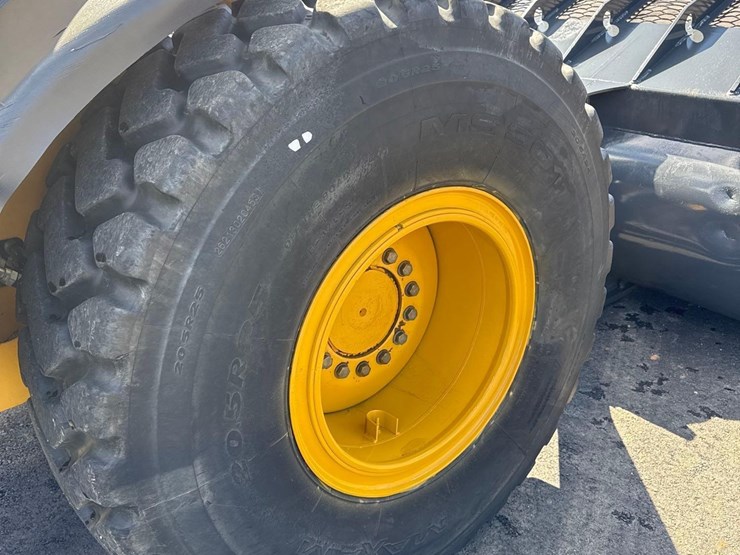 2018-deere-524k-image-19