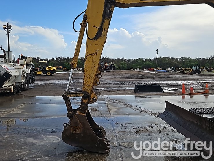 caterpillar-307c-image-17