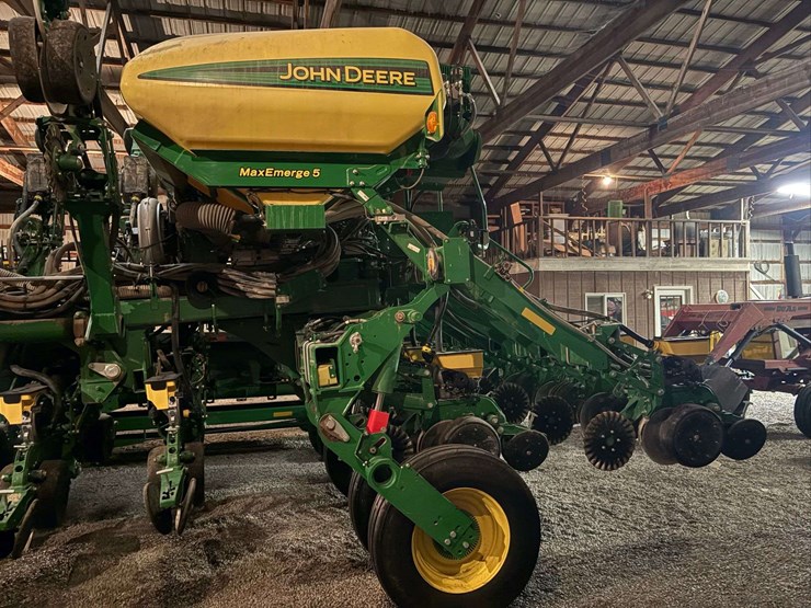 2021-john-deere-2630-image-5