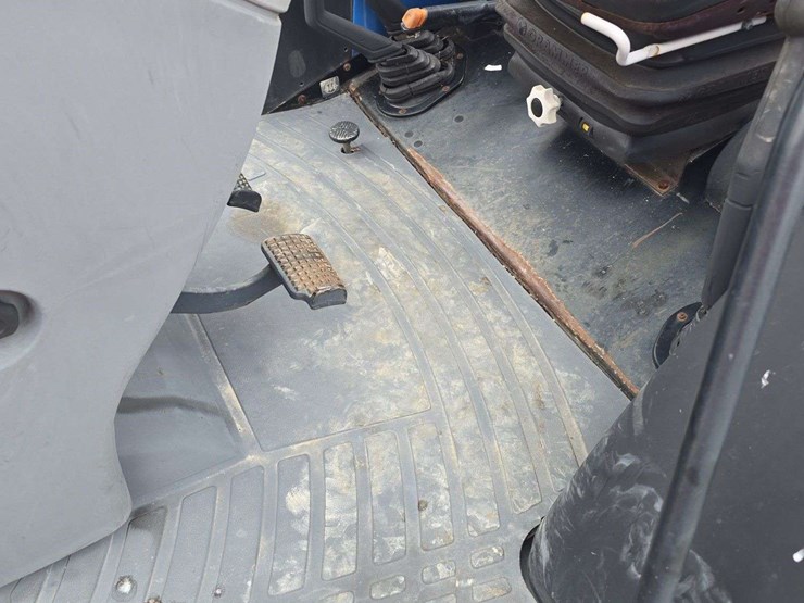 2003-ford-tractor-image-8