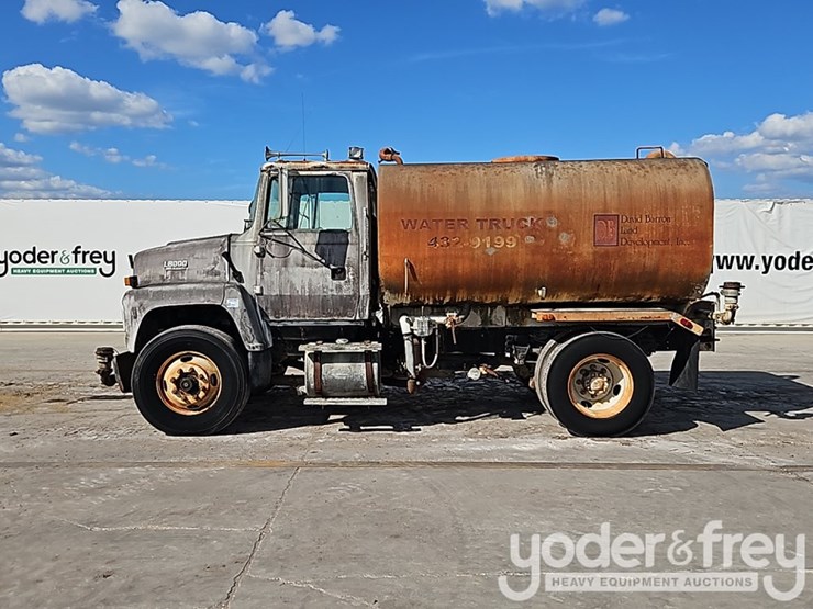 1995-ford-l8000-image-3