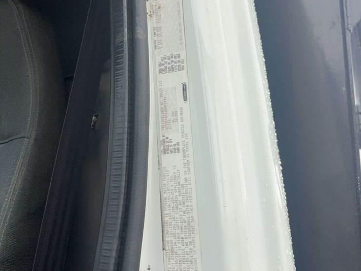 2009-freightliner-business-class-m2-106-image-32