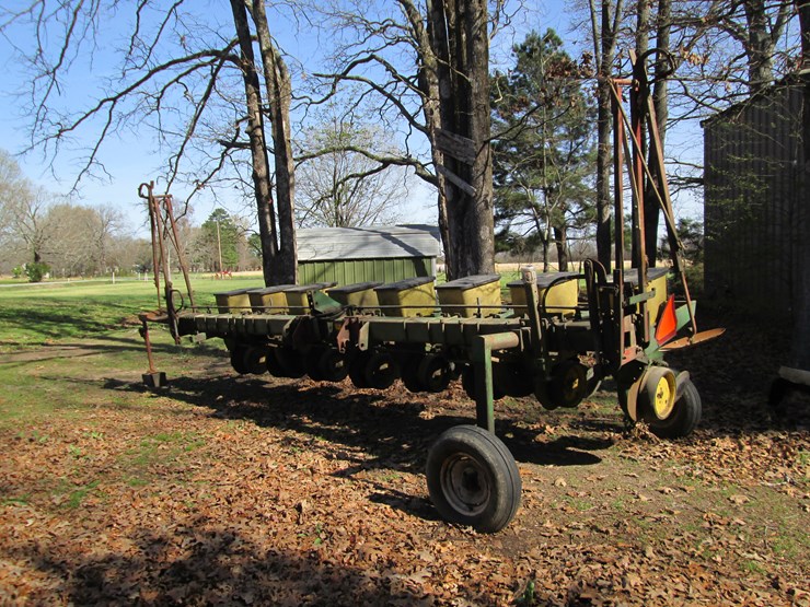 john-deere-7100-image-1