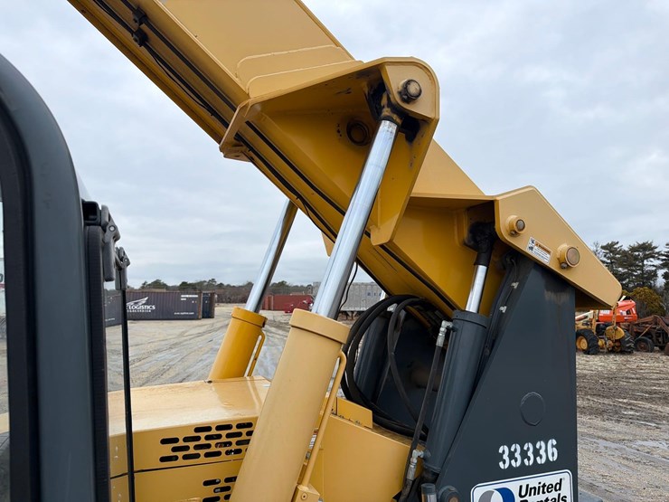 2016-gehl-rs8-42-image-8