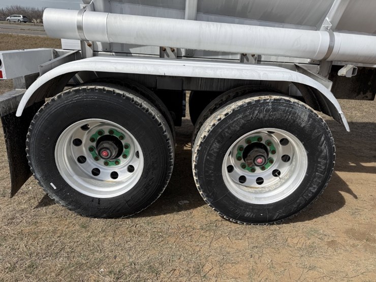 2011-brenner-tank-trailer-image-13