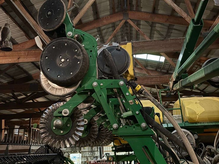 2021-john-deere-2630-image-24