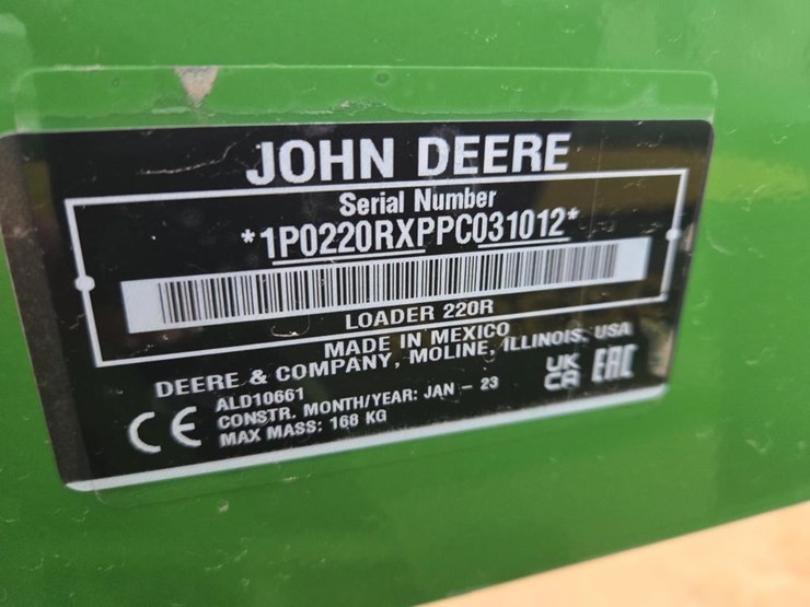 2025-john-deere-2038r-image-27