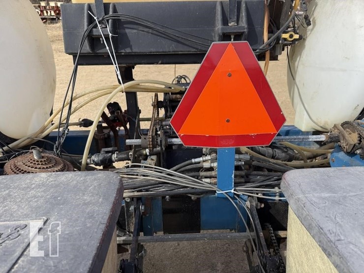 2000-kinze-2000-image-9