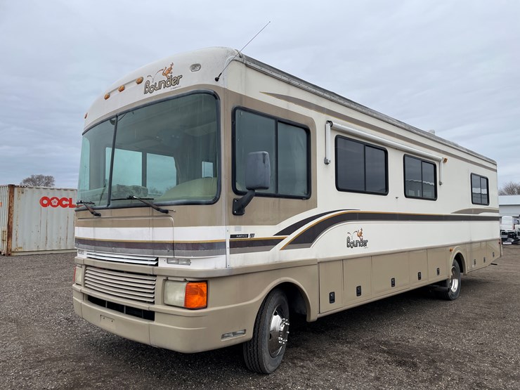 #2026-•-1999-ford-fleetwood-bounder-32h-rv-(has-wi-title)-image-1