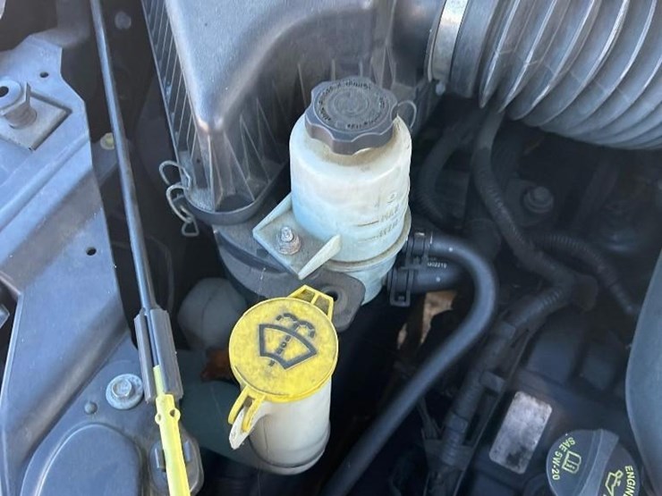 2016-chrysler-town-&-country-image-28