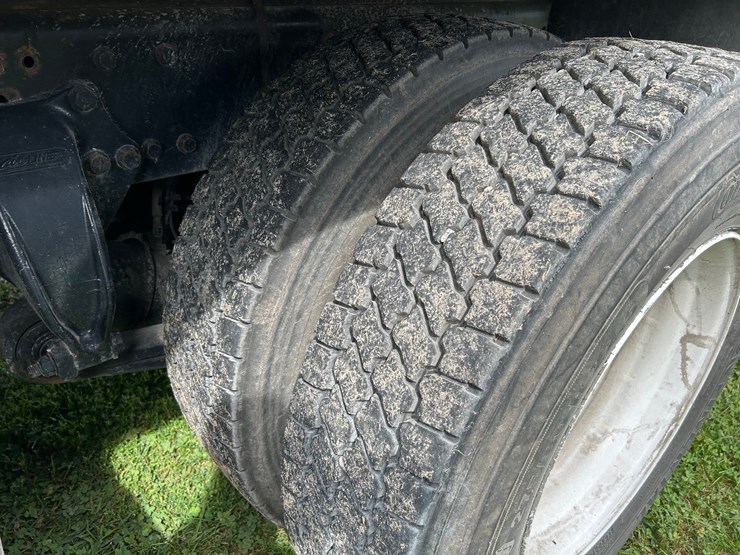 2012-freightliner-/-knapheide-20’-bed-image-7