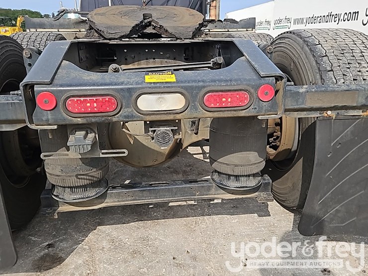 2020-mack-mack-anthem-t64-6x4-truck-tractor,-day-cab,-mp-7-425hp-diesel-engine,-automatic-m-drive-transmission-image-16