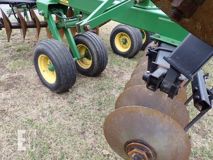 john-deere-630-image-12