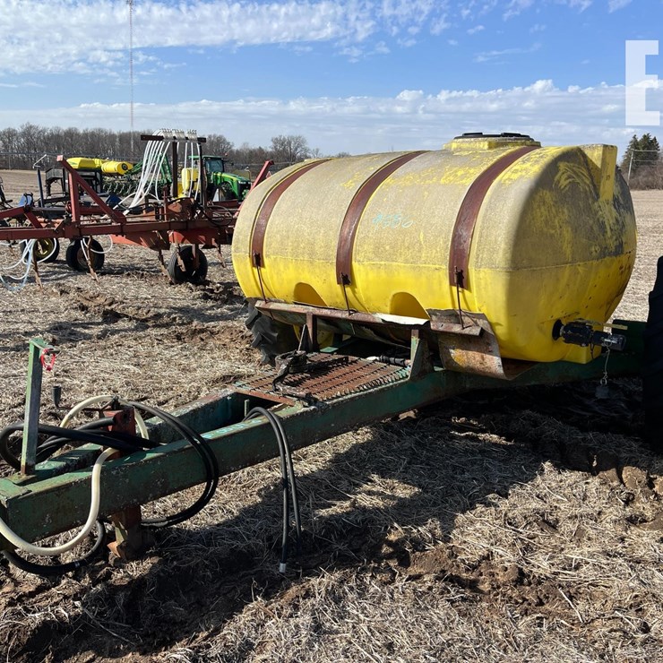 WATER TANK ON TRANSPORT 9586
