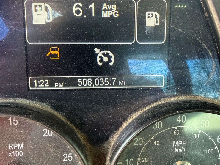 2016-peterbilt-579-image-16